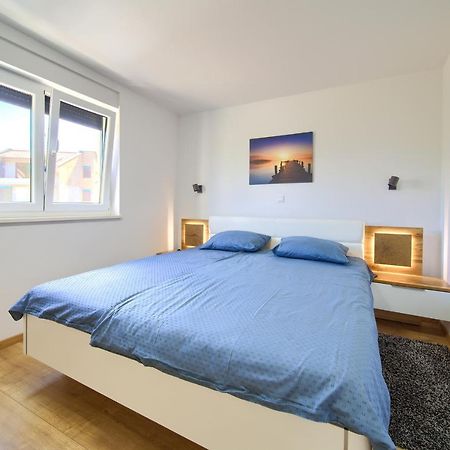 Apartments Nadica Deluxe Malinska Buitenkant foto
